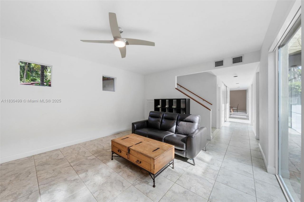 440 Rosaro Ave, Coral Gables, FL 33146 Photo