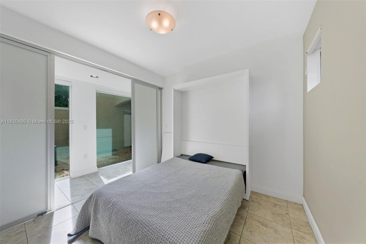 440 Rosaro Ave, Coral Gables, FL 33146 Photo