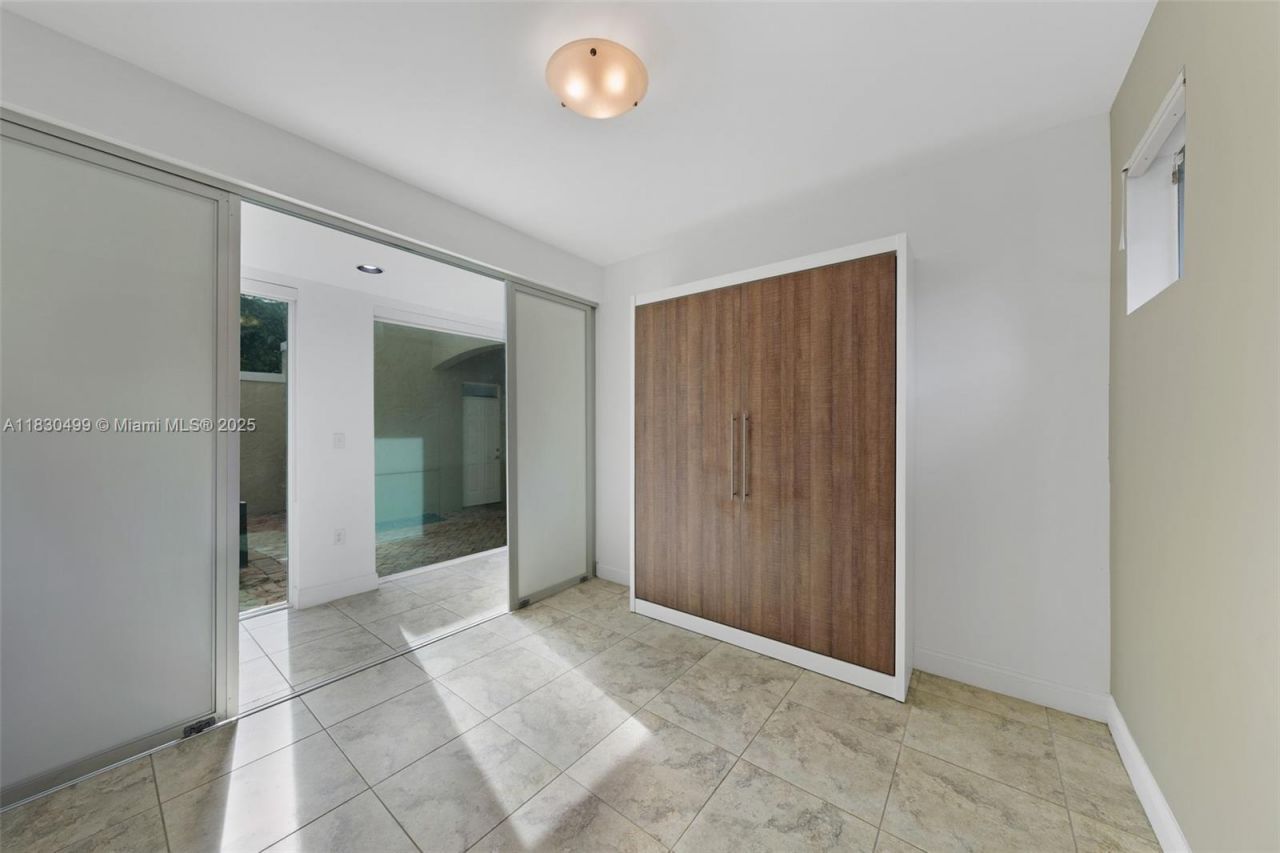 440 Rosaro Ave, Coral Gables, FL 33146 Photo