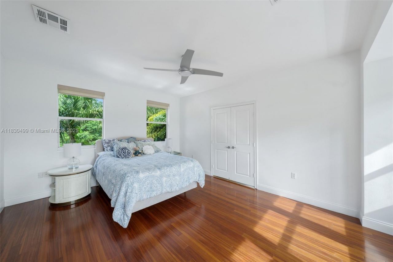 440 Rosaro Ave, Coral Gables, FL 33146 Photo