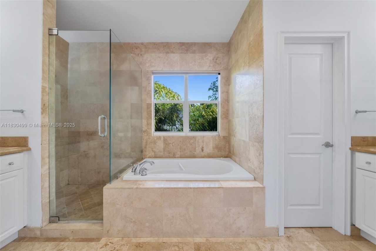 440 Rosaro Ave, Coral Gables, FL 33146 Photo