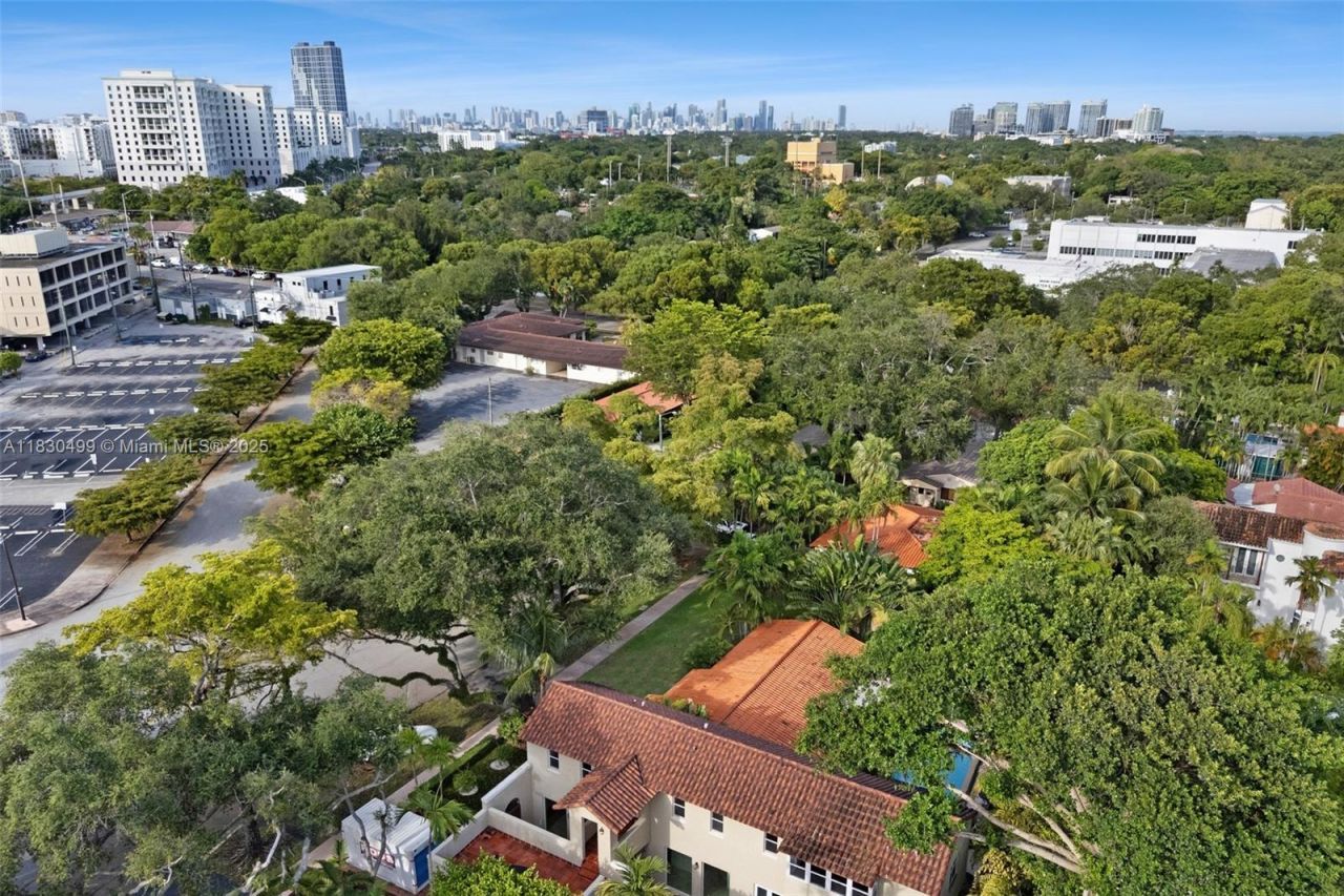 440 Rosaro Ave, Coral Gables, FL 33146 Photo