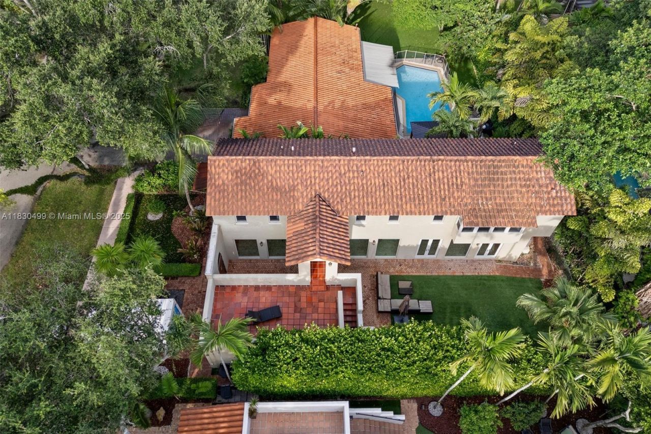 440 Rosaro Ave, Coral Gables, FL 33146 Photo