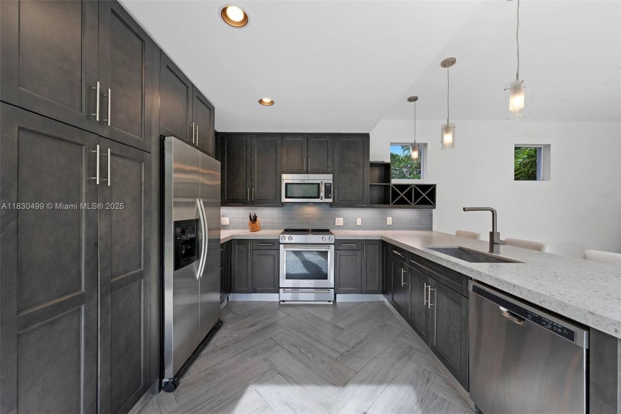 440 Rosaro Ave, Coral Gables, FL 33146 Photo