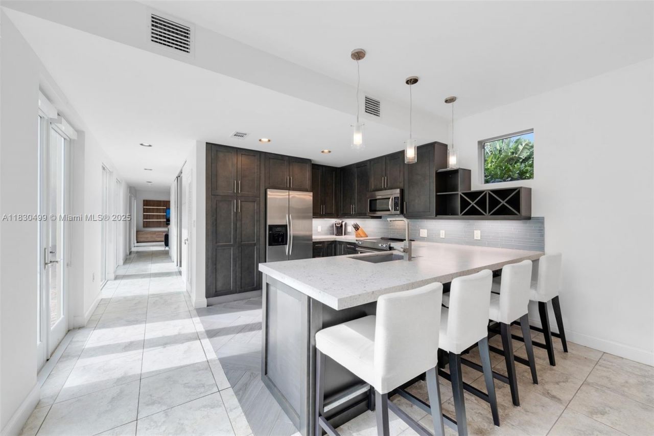 440 Rosaro Ave, Coral Gables, FL 33146 Photo