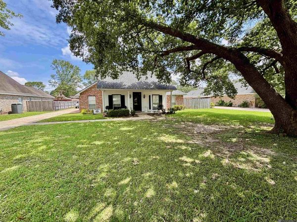 13931 Lynn St, Walker, LA 70785