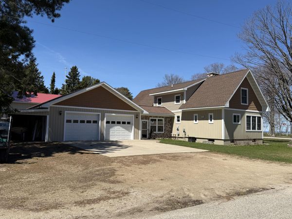 21625 E Brazel ST, Grand Marais, MI 49839