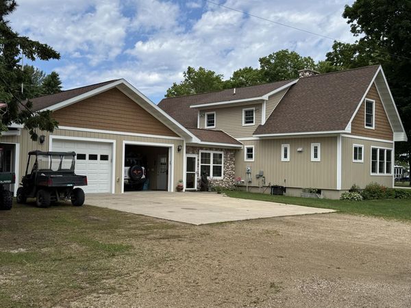 21625 E Brazel ST, Grand Marais, MI 49839