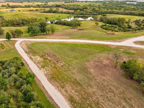 245 Lake Drive, Melrose, IA 52569