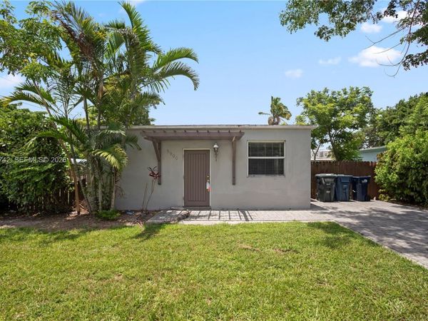5900 SW 62nd Ter, South Miami, FL 33143
