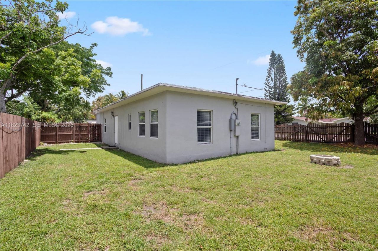 5900 SW 62nd Ter, South Miami, FL 33143 Photo