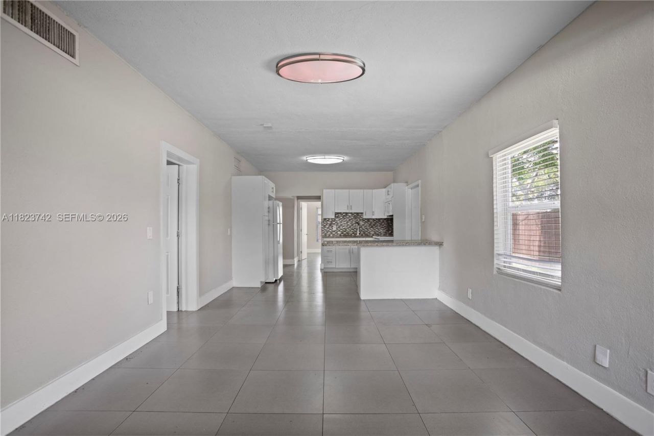 5900 SW 62nd Ter, South Miami, FL 33143 Photo