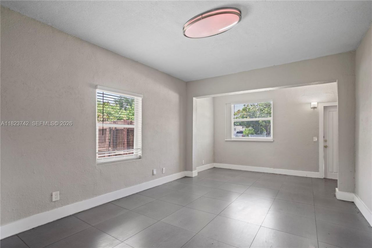 5900 SW 62nd Ter, South Miami, FL 33143 Photo