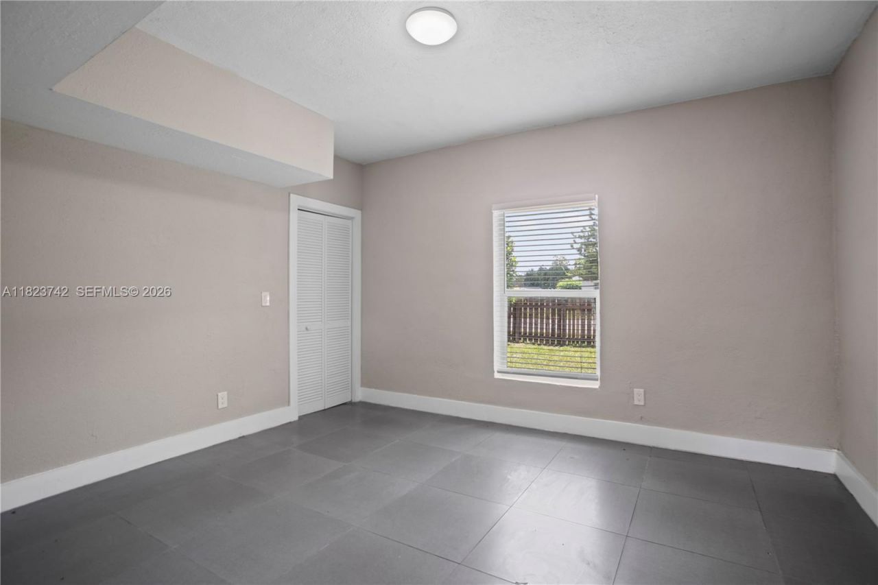 5900 SW 62nd Ter, South Miami, FL 33143 Photo