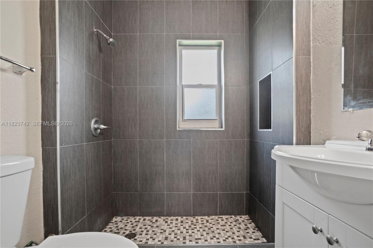 5900 SW 62nd Ter, South Miami, FL 33143 Photo