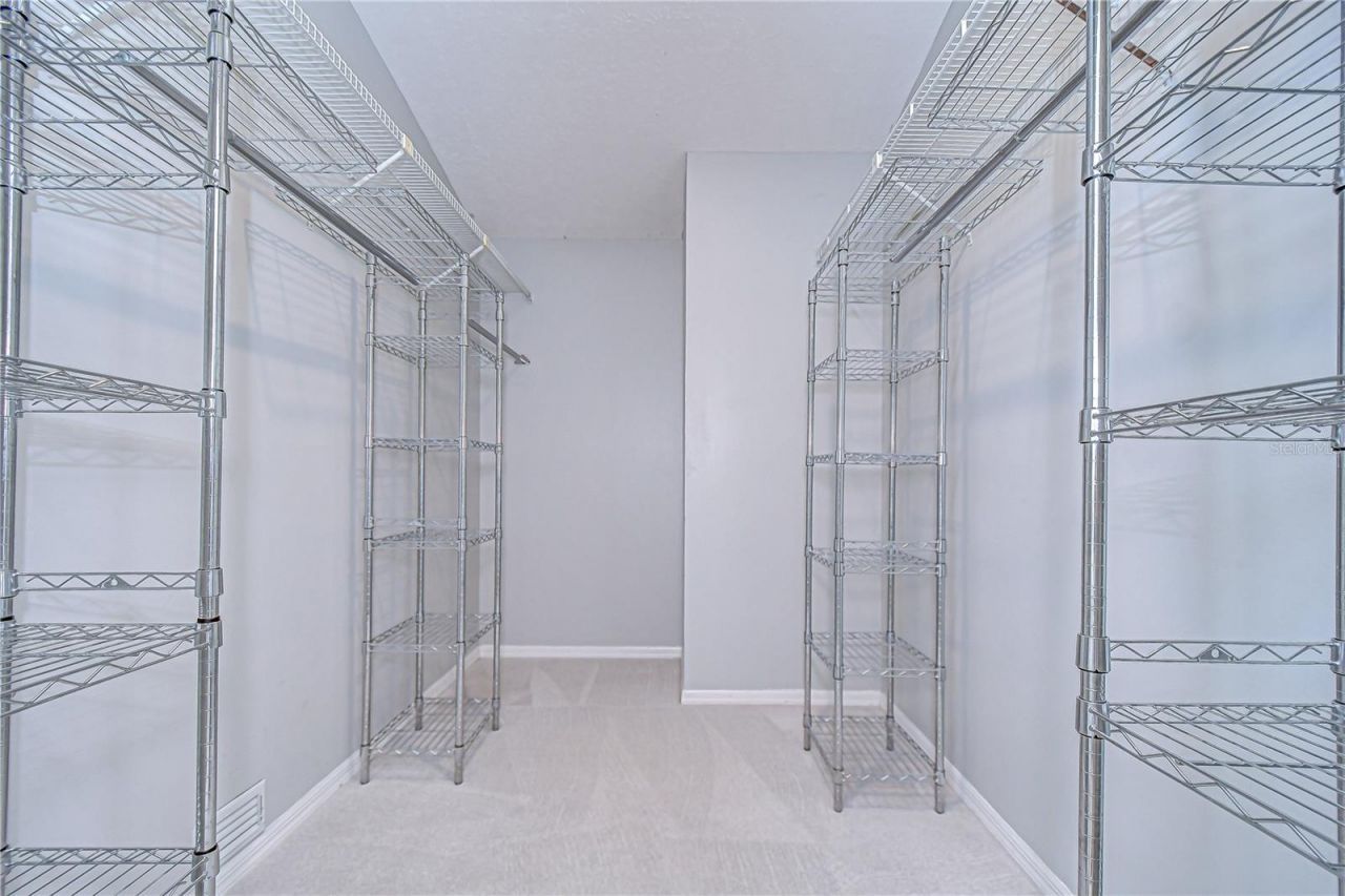 512 Pinewalk Drive, Brandon, FL 33510 Photo