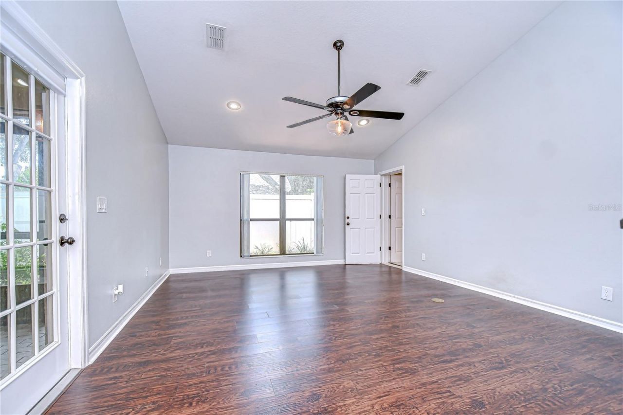 512 Pinewalk Drive, Brandon, FL 33510 Photo