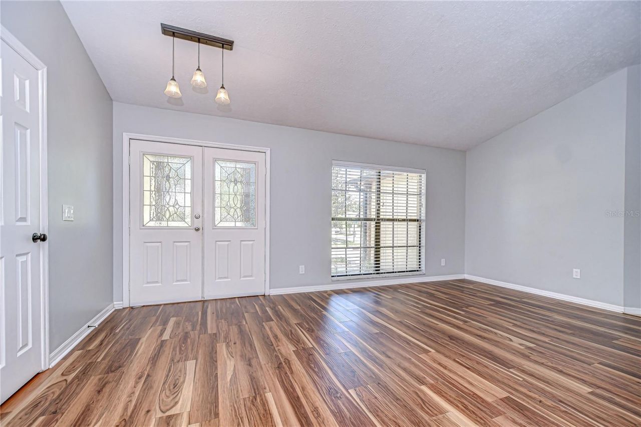 512 Pinewalk Drive, Brandon, FL 33510 Photo