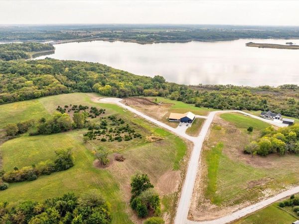 254 Lake Drive, Melrose, IA 52569