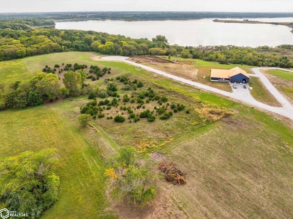 336 Lake Drive, Melrose, IA 52569