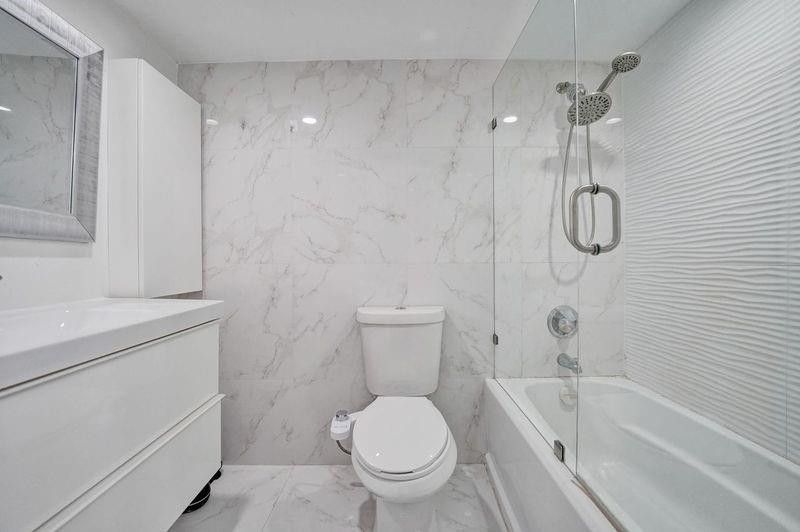 301 174th Street, Unit 1401, Sunny Isles Beach, FL 33160 Photo