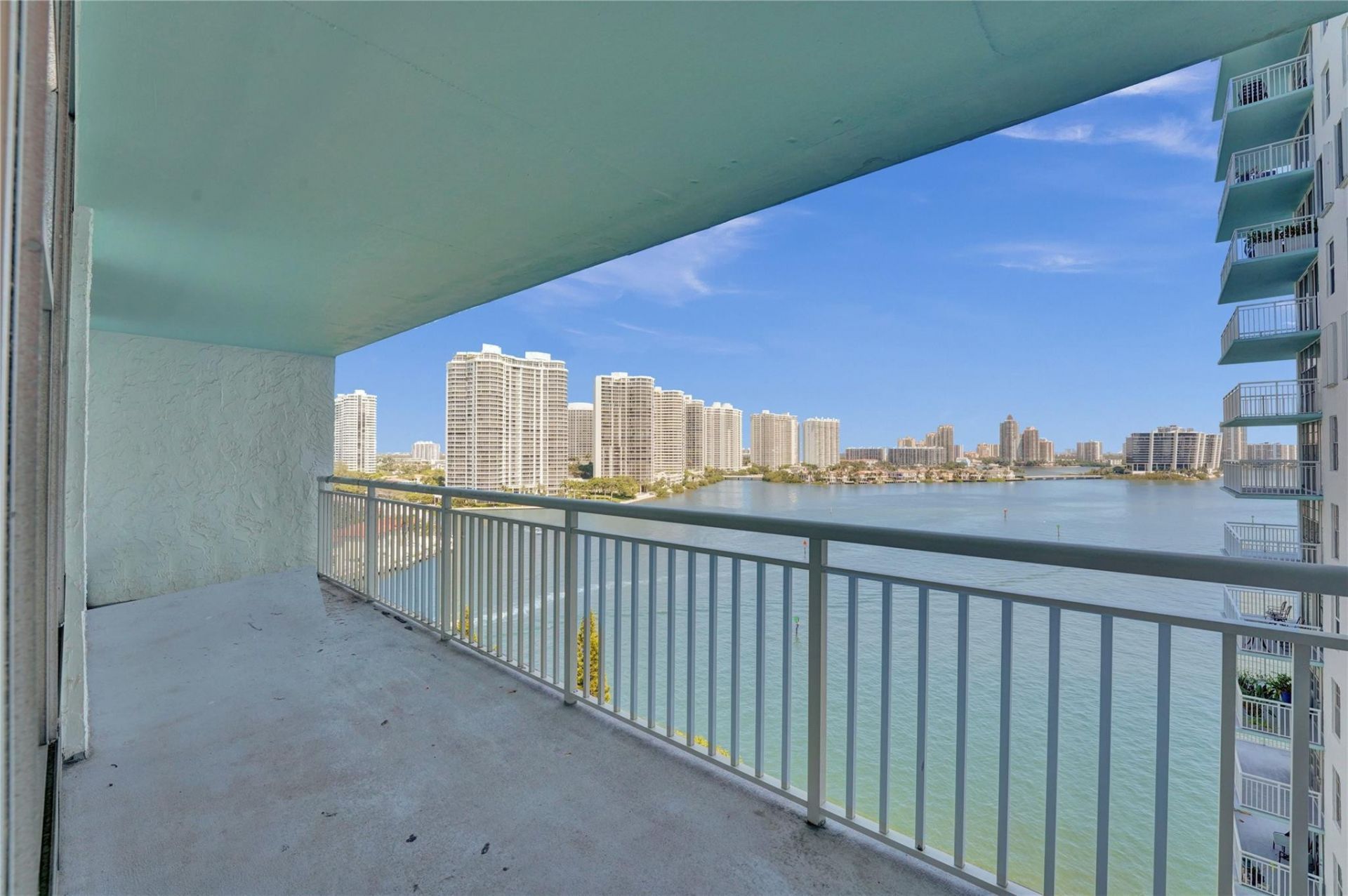 301 174th Street, Unit 1401, Sunny Isles Beach, FL 33160 Photo