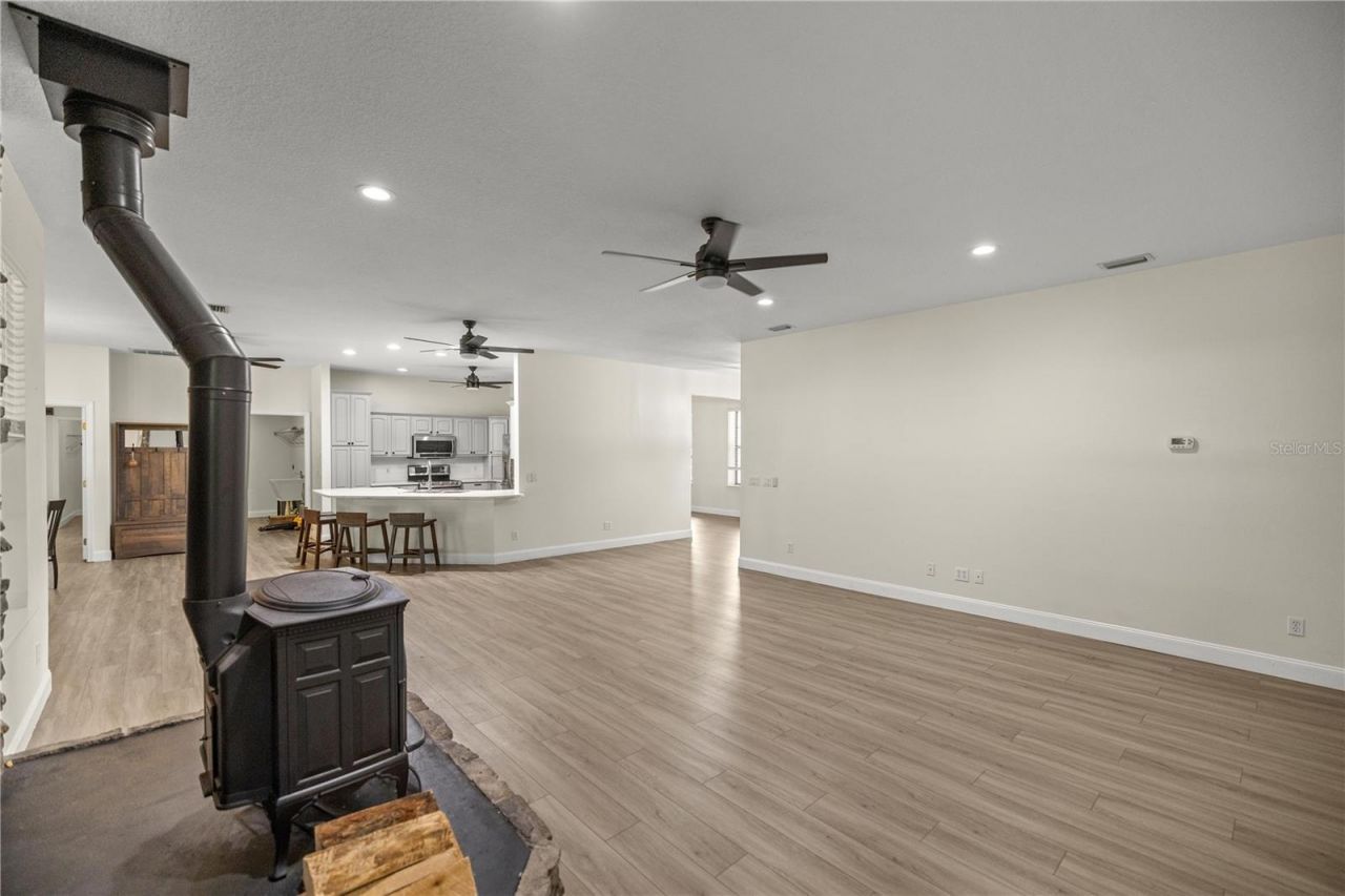 4750 SE 216th Avenue, Morriston, FL 32668 Photo