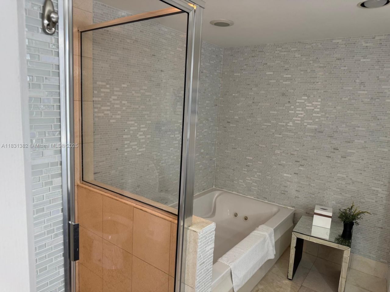 17375 Collins Ave, Unit 702, Sunny Isles Beach, FL 33160 Photo