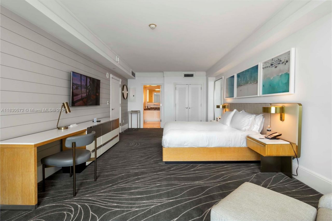 1 N Fort Lauderdale Beach Blvd, Unit 1606, Fort Lauderdale, FL 33304 Photo