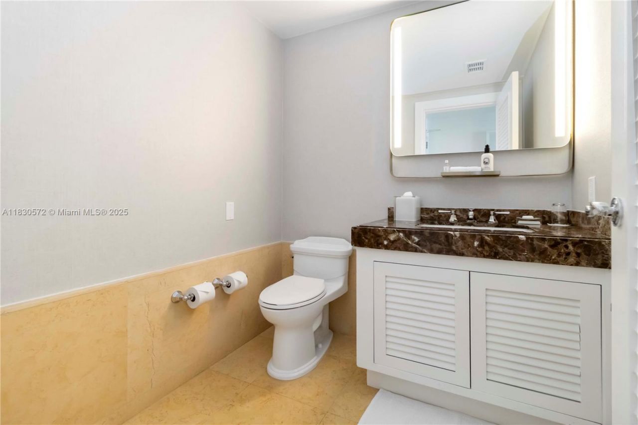 1 N Fort Lauderdale Beach Blvd, Unit 1606, Fort Lauderdale, FL 33304 Photo