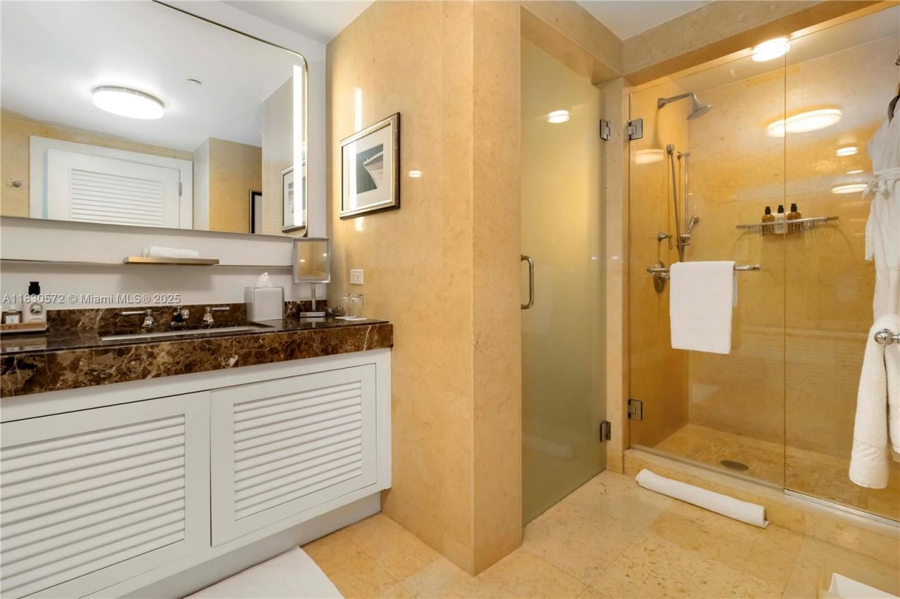 1 N Fort Lauderdale Beach Blvd, Unit 1606, Fort Lauderdale, FL 33304 Photo