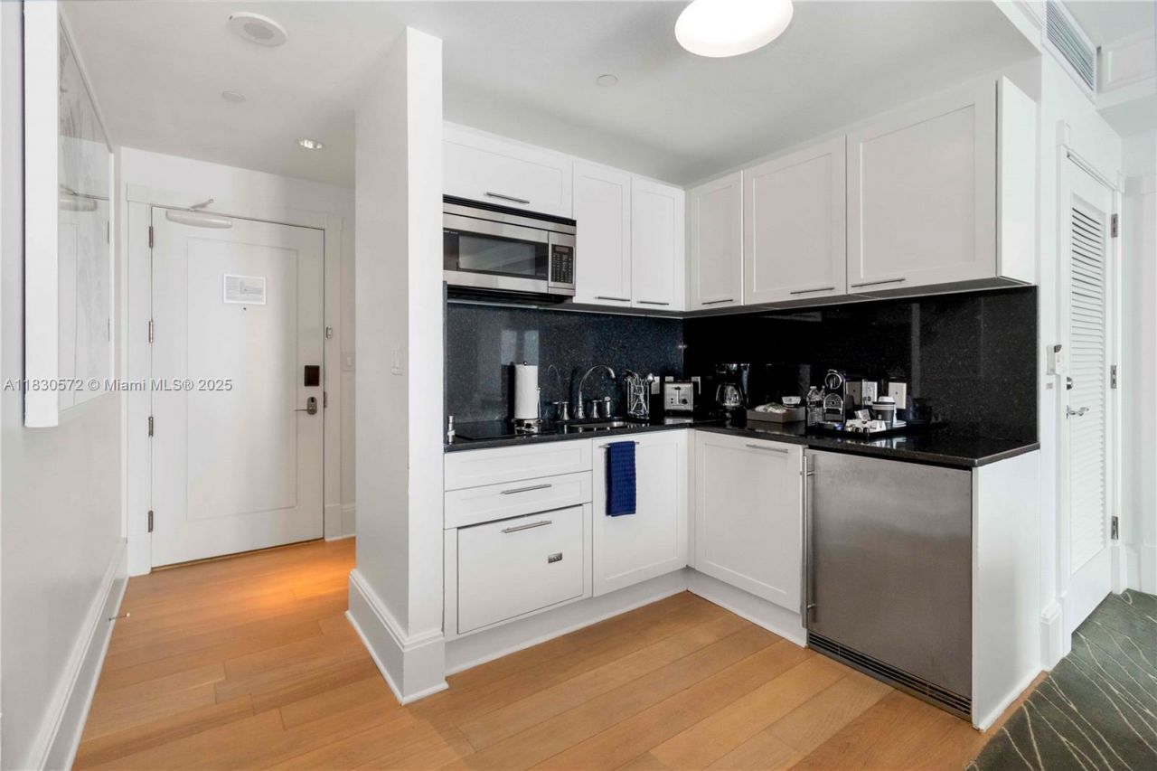 1 N Fort Lauderdale Beach Blvd, Unit 1606, Fort Lauderdale, FL 33304 Photo