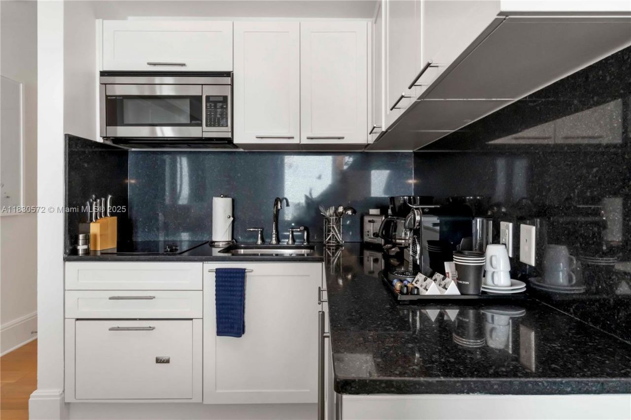 1 N Fort Lauderdale Beach Blvd, Unit 1606, Fort Lauderdale, FL 33304 Photo