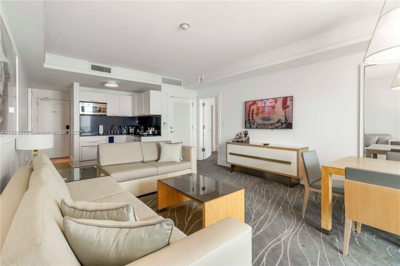 1 N Fort Lauderdale Beach Blvd, Unit 1606, Fort Lauderdale, FL 33304 Photo