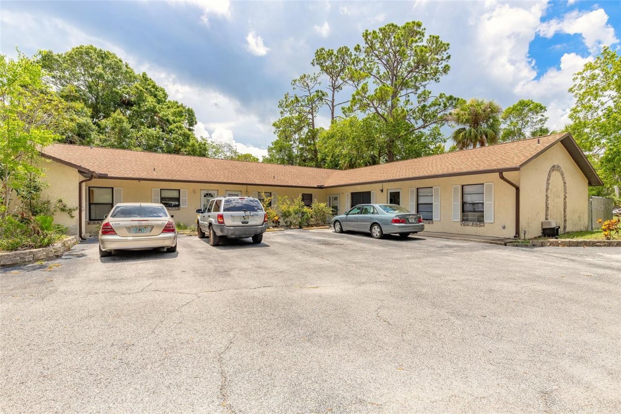 1710 Espanola Avenue, Daytona Beach, FL 32117 Main Photo