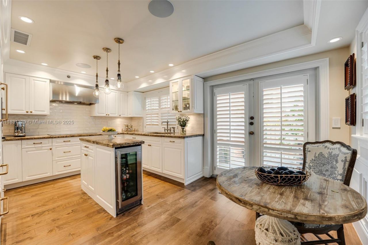 618 Valencia Ave, Unit 101, Coral Gables, FL 33134 Photo