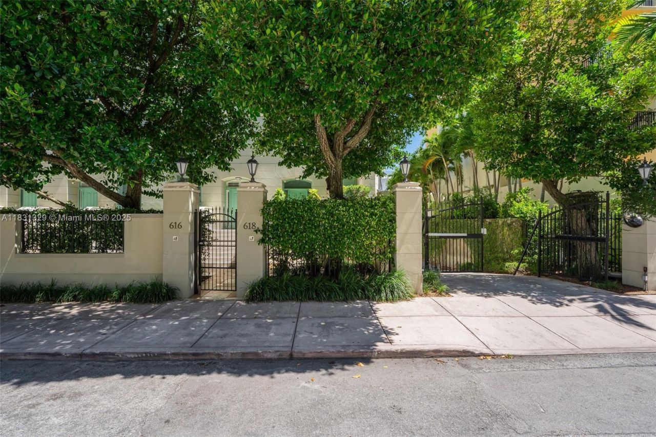618 Valencia Ave, Unit 101, Coral Gables, FL 33134 Photo