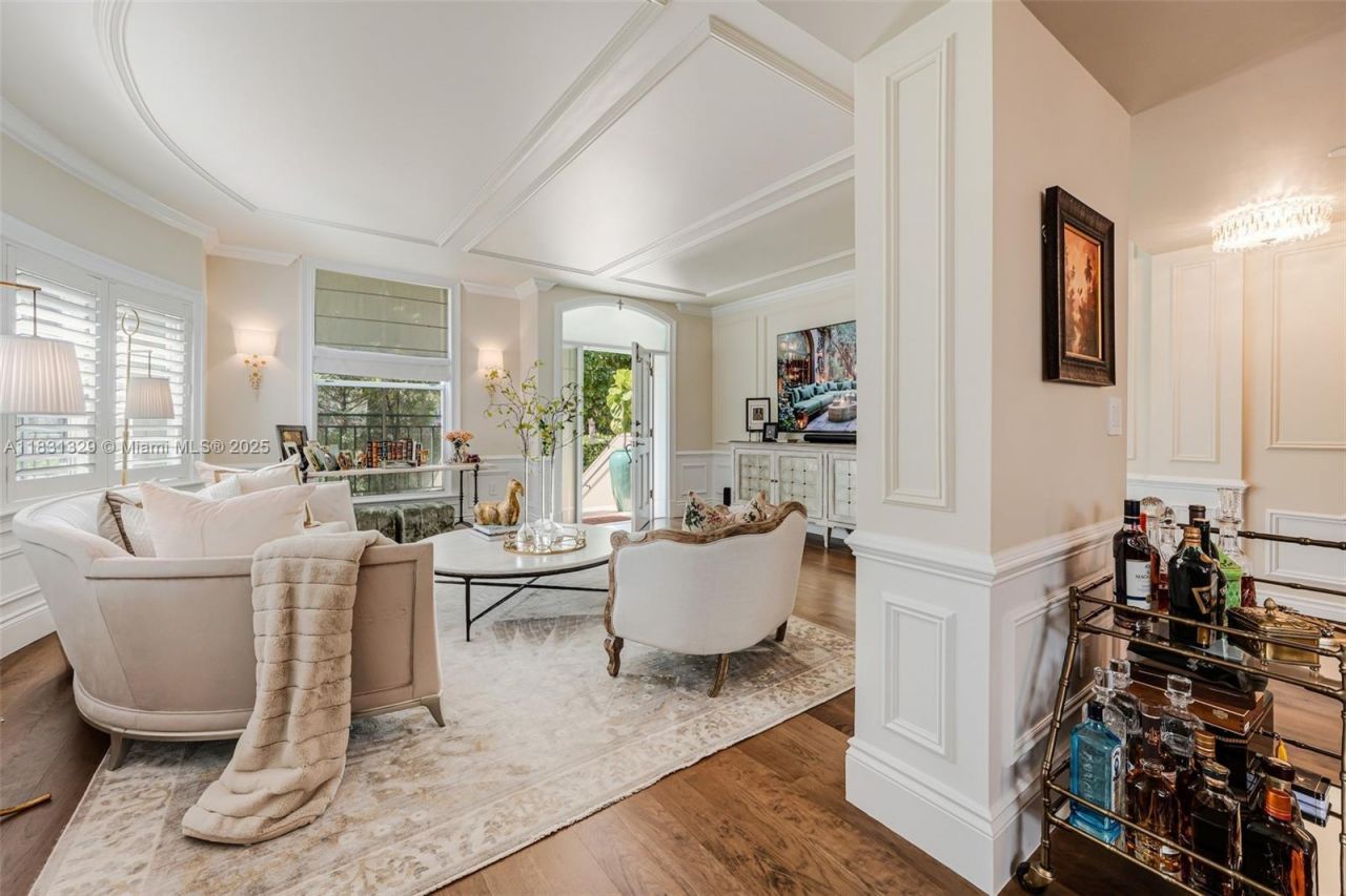 618 Valencia Ave, Unit 101, Coral Gables, FL 33134 Photo