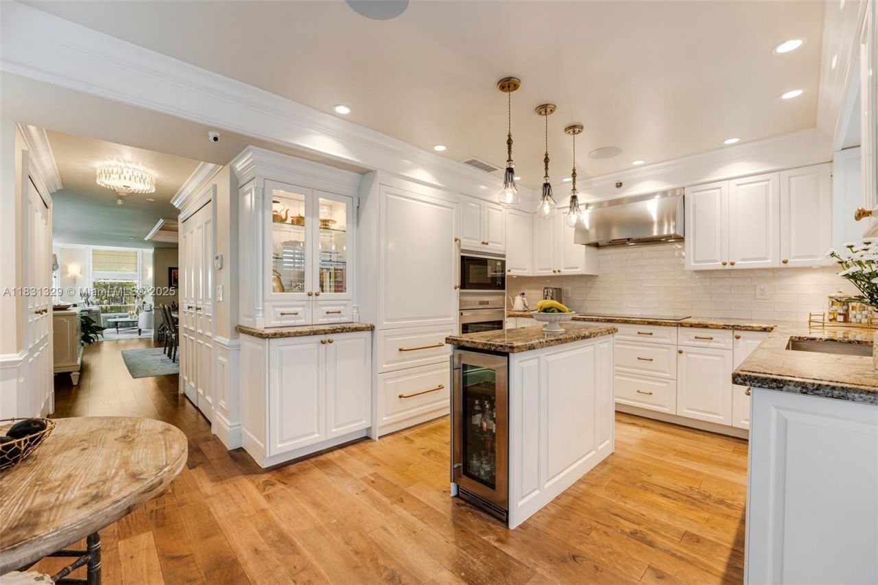 618 Valencia Ave, Unit 101, Coral Gables, FL 33134 Photo