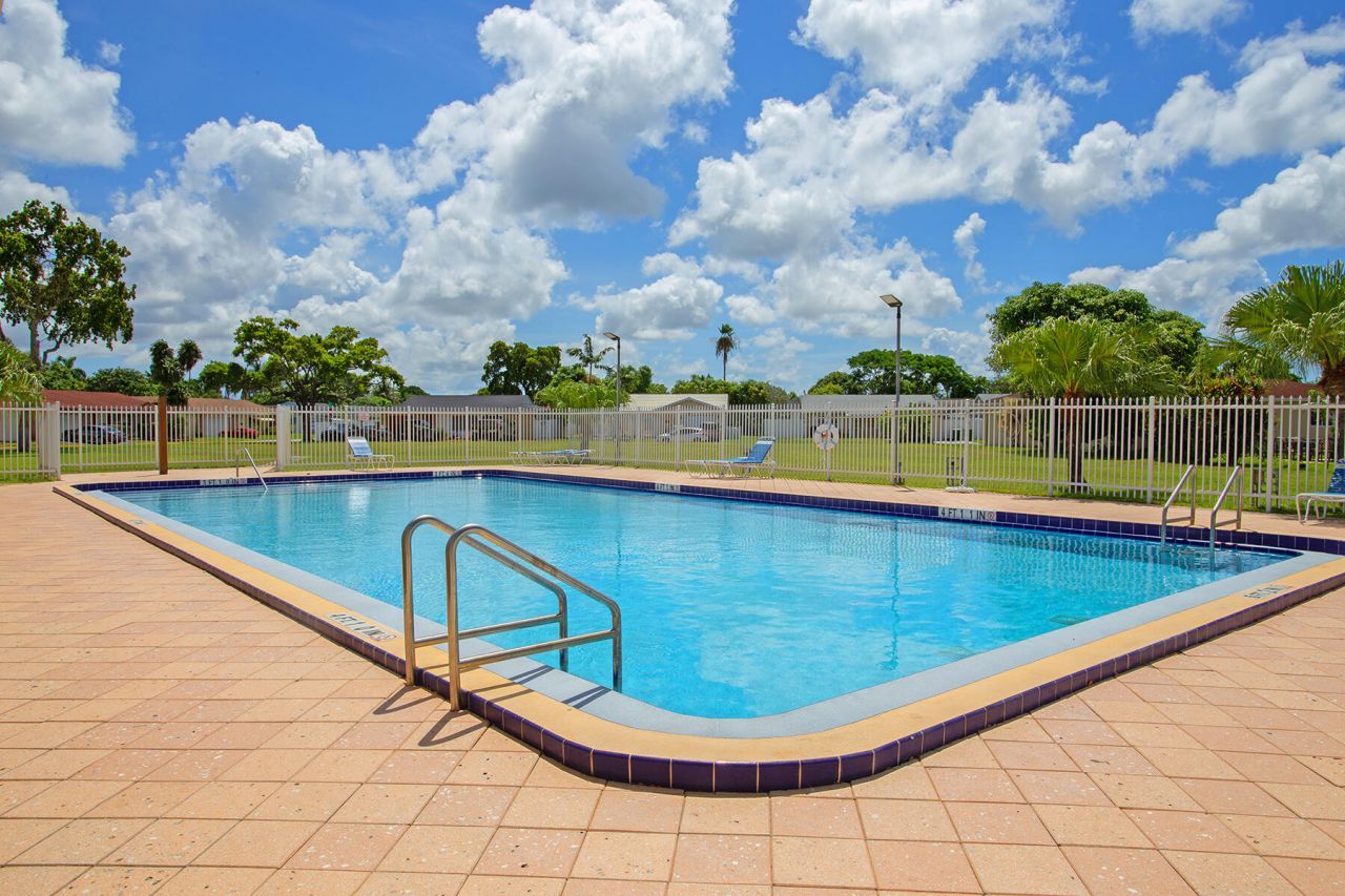 7609 NW 70 Avenue, Tamarac, FL 33321 Photo