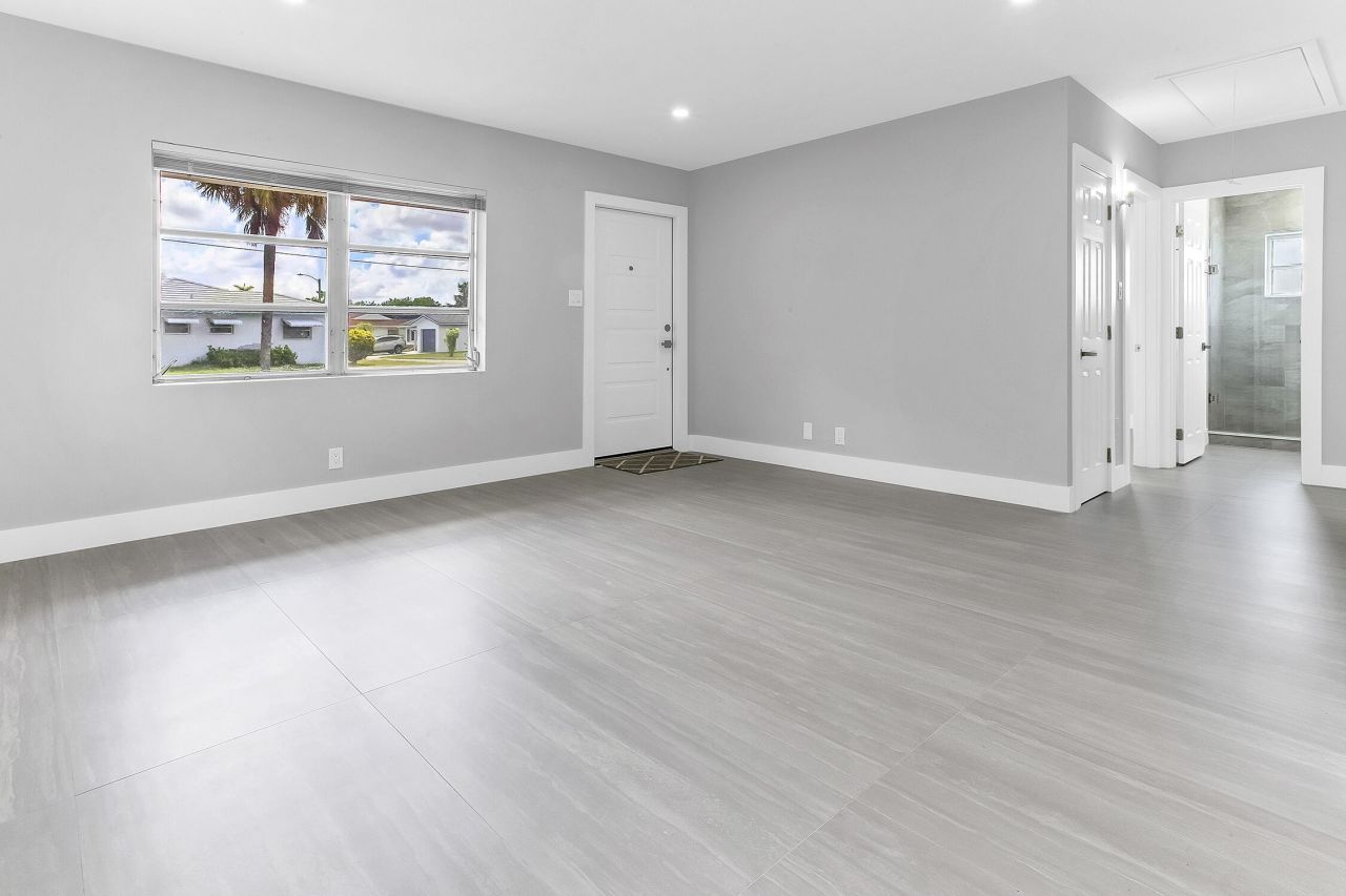 7609 NW 70 Avenue, Tamarac, FL 33321 Photo