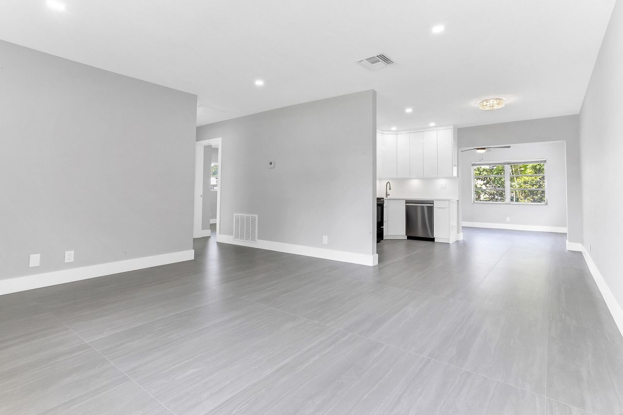 7609 NW 70 Avenue, Tamarac, FL 33321 Photo