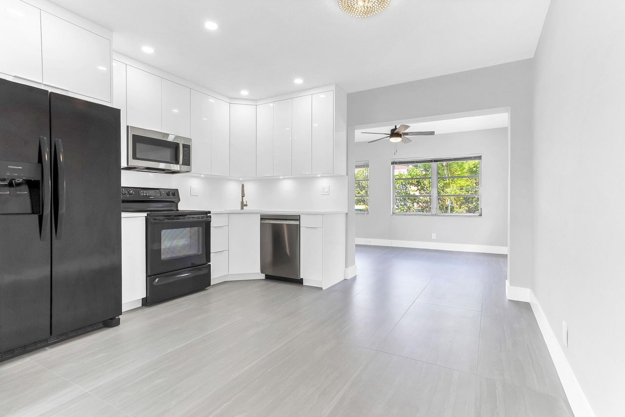 7609 NW 70 Avenue, Tamarac, FL 33321 Photo