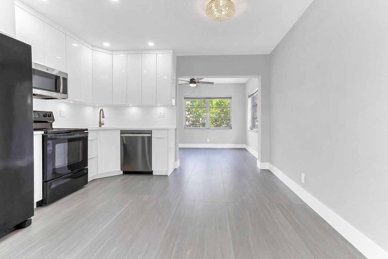 7609 NW 70 Avenue, Tamarac, FL 33321 Photo