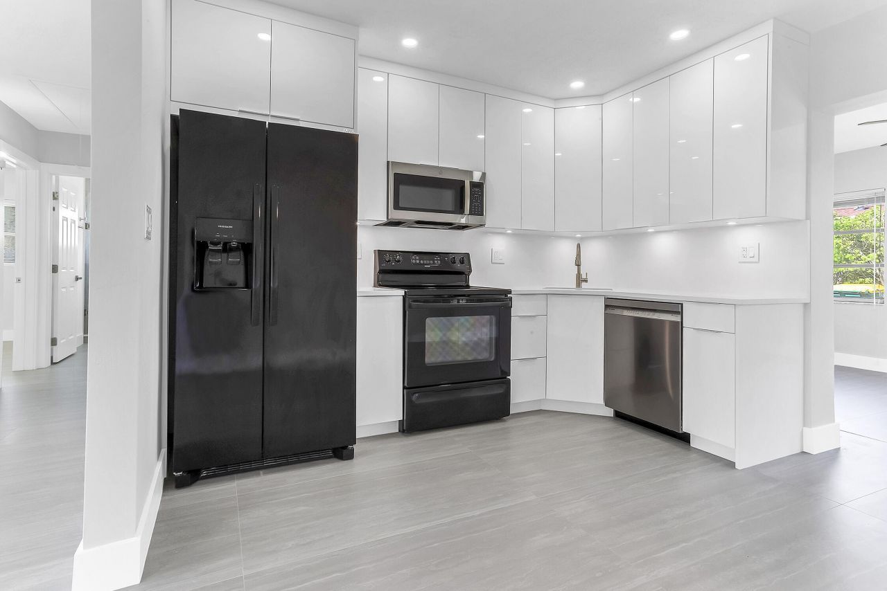 7609 NW 70 Avenue, Tamarac, FL 33321 Photo