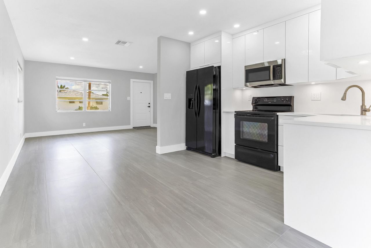 7609 NW 70 Avenue, Tamarac, FL 33321 Photo