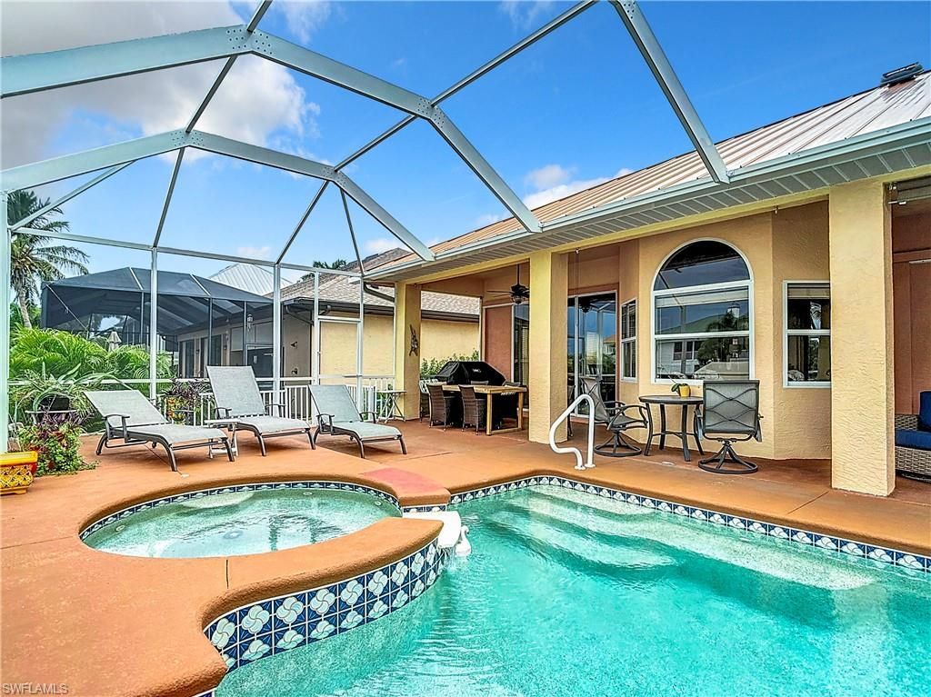 2389 Cherimoya Ln, Saint James City, FL 33956 Photo