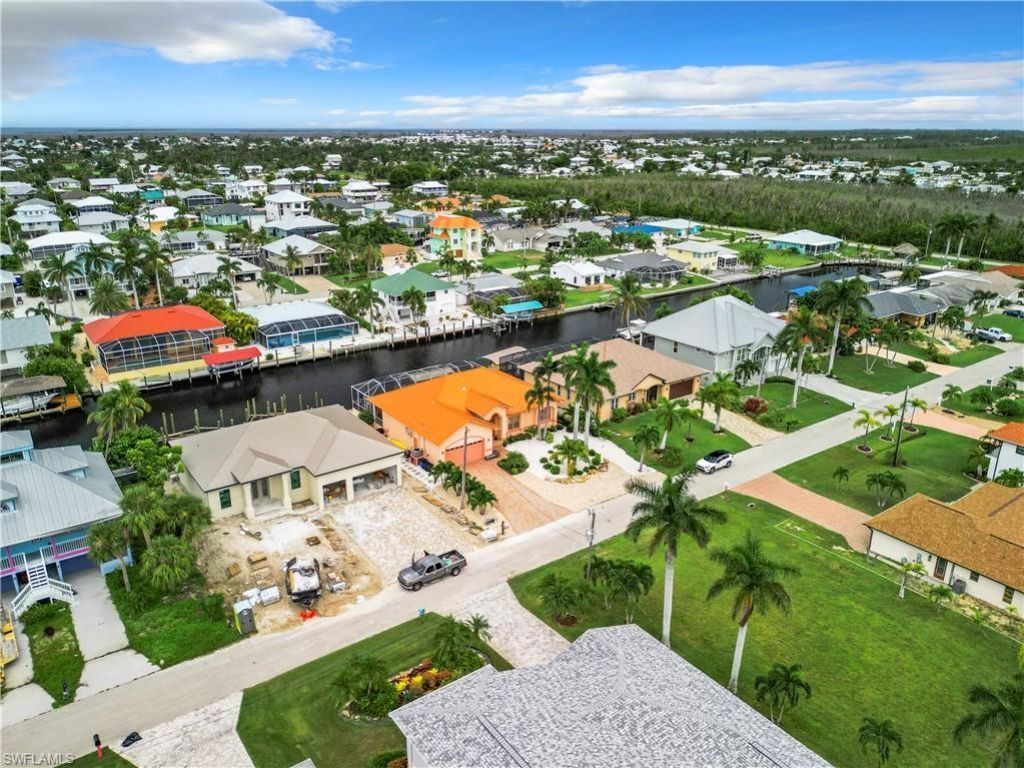 2389 Cherimoya Ln, Saint James City, FL 33956 Photo