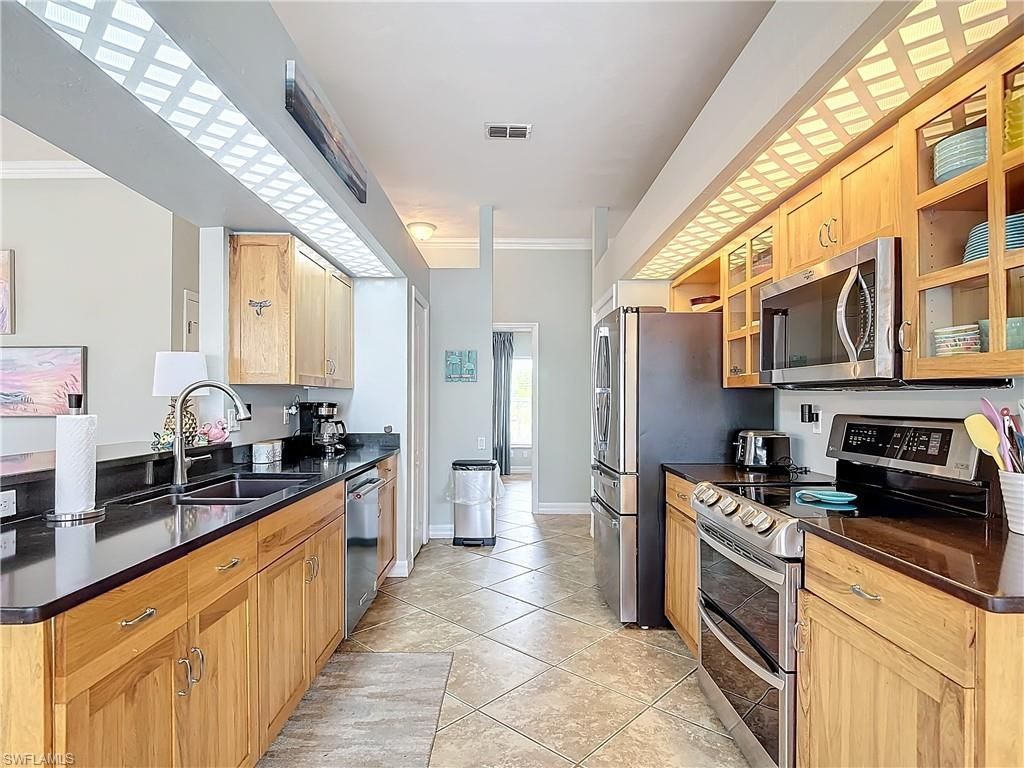 2389 Cherimoya Ln, Saint James City, FL 33956 Photo