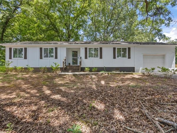 10 Caroline Drive, Stockbridge, GA 30281